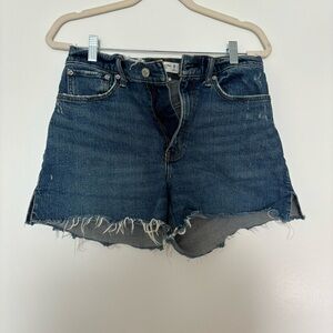 A&F The 4” Mom Short High Rise Curve Love in Medium
